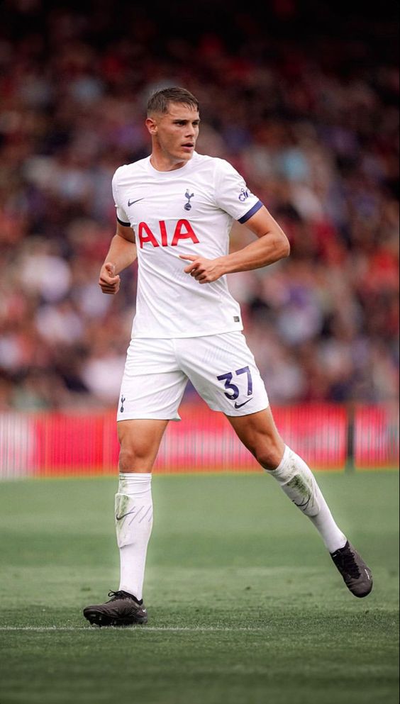 Fastest Soccer Players in the World : Top Speeds & Rankings