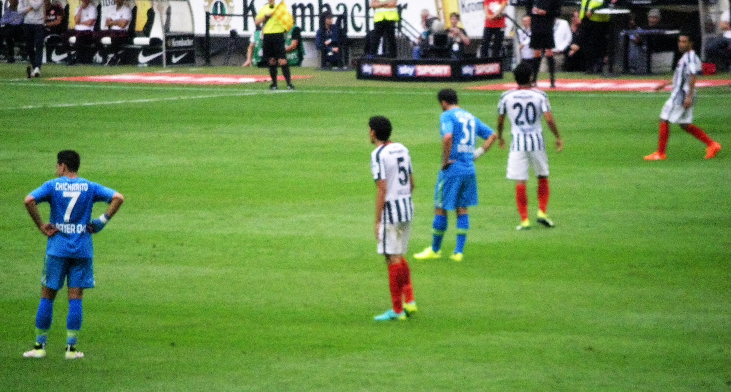 Javier HernƔndez first goal